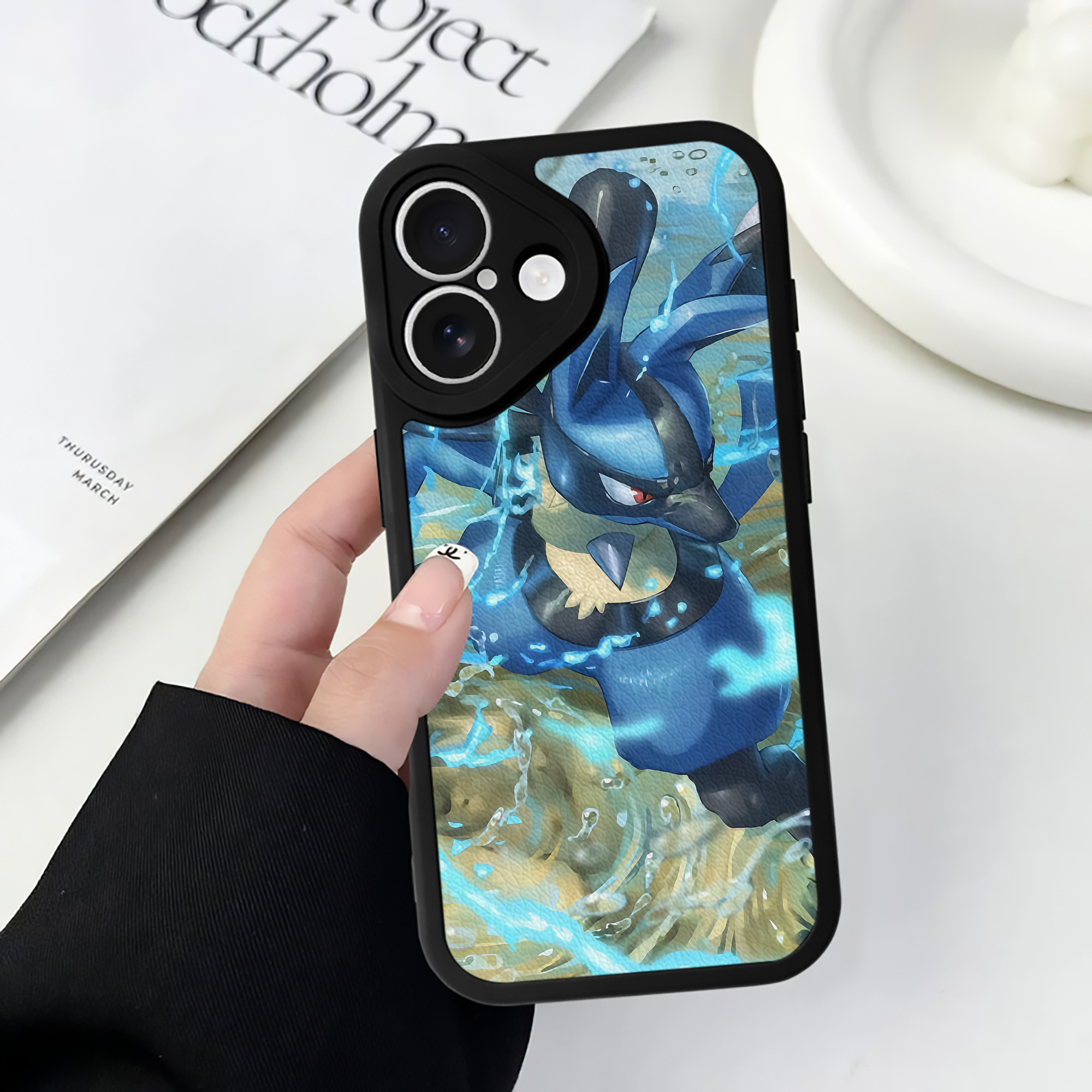 （画像用） ポケットモンスター Pokémon 【iPhone 16シリーズ対応】シリコンスマホケース（レザー調） 材質：シリコン